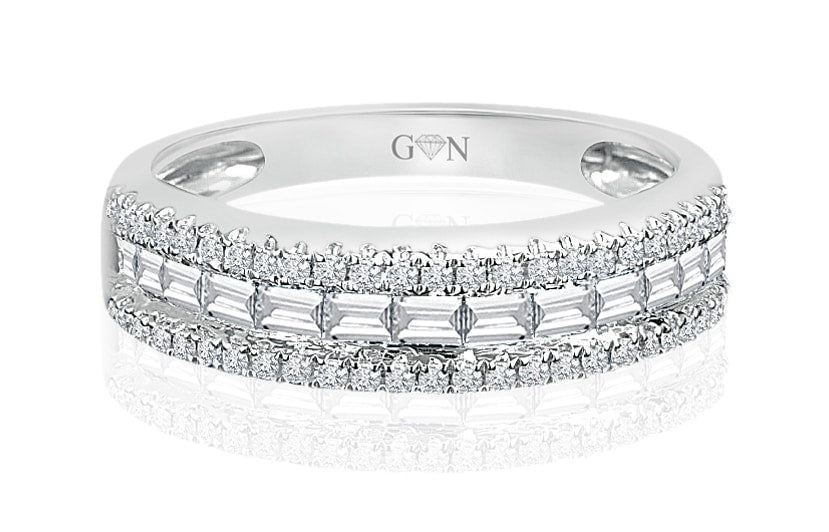 Baguette and Round Brilliant Cut Diamond Ring
