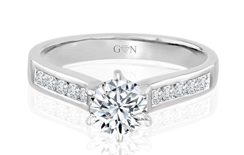 Round Brilliant Cut Diamond Engagement Ring - R694