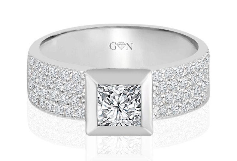 Princess Cut Diamond Halo Engagement Ring