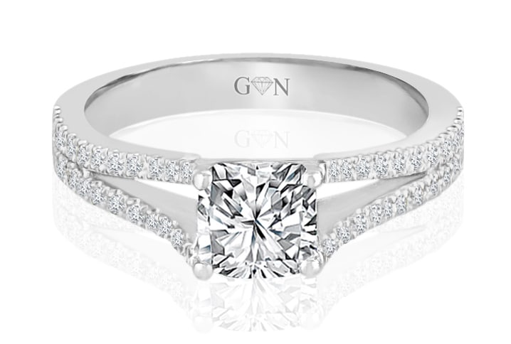 Cushion Cut Diamond Engagement Ring