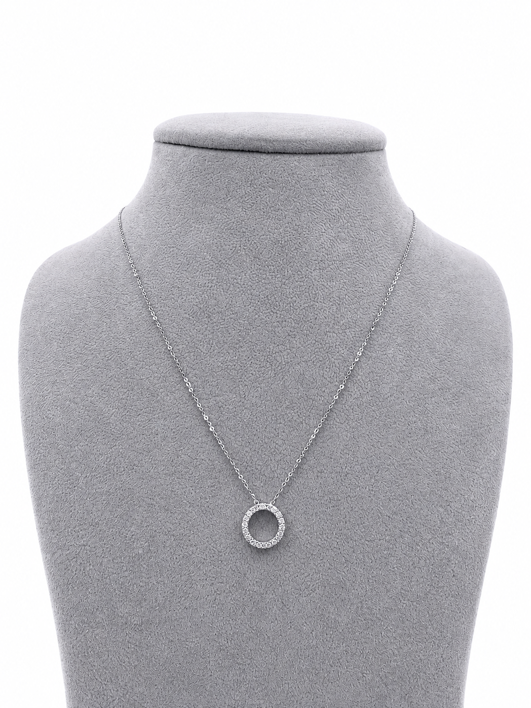 18kt White Gold 0.18ct Diamond Circle Necklace